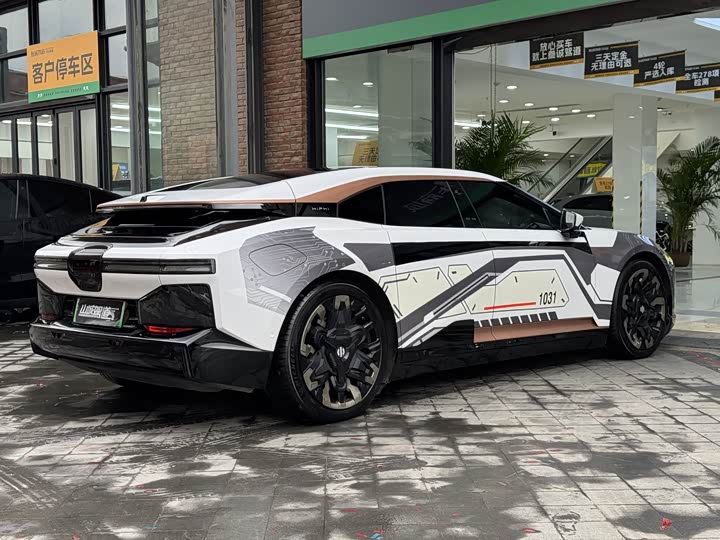 Фото 7 - HiPhi Z