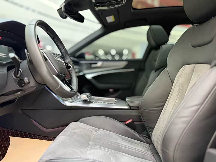 Фото 4 - Audi A6L