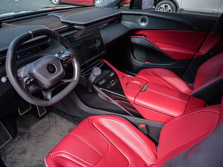 Фото 9 - Lotus Eletre