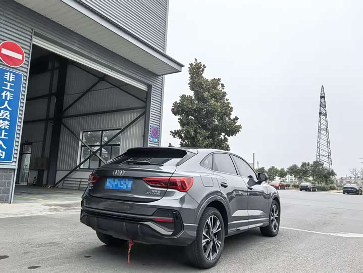 Фото 6 - Audi Q3 Sportback
