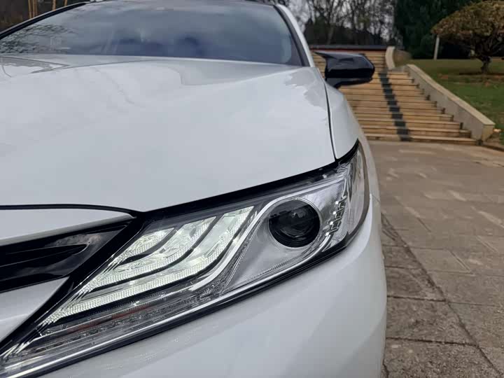 Фото 4 - Toyota Camry