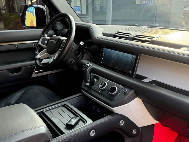 Фото 7 - Land Rover Defender