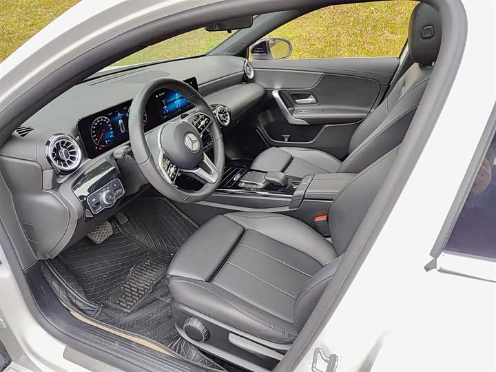 Фото 7 - Mercedes-Benz A-Class