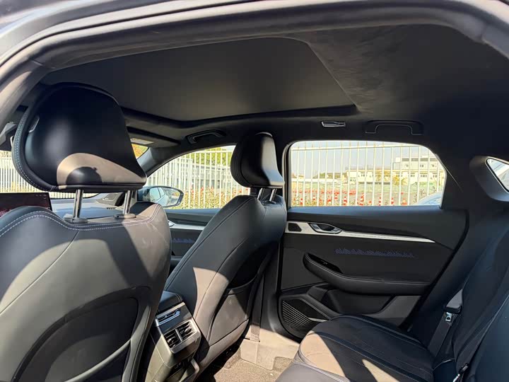 Photo 6 - Geely Preface