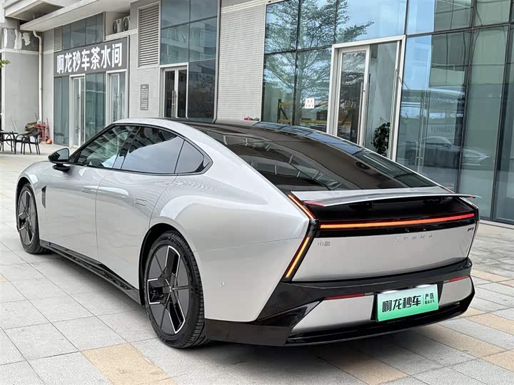 Фото 6 - XPeng P7