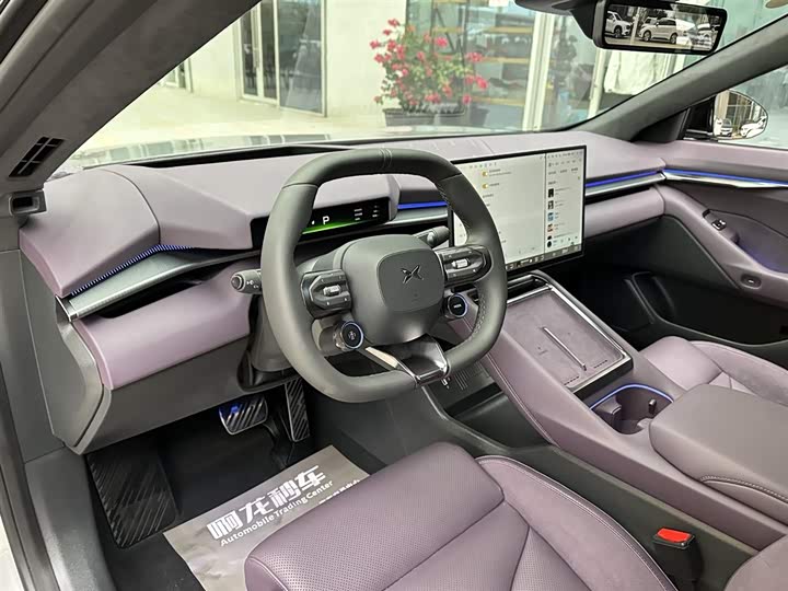 Фото 8 - XPeng P7