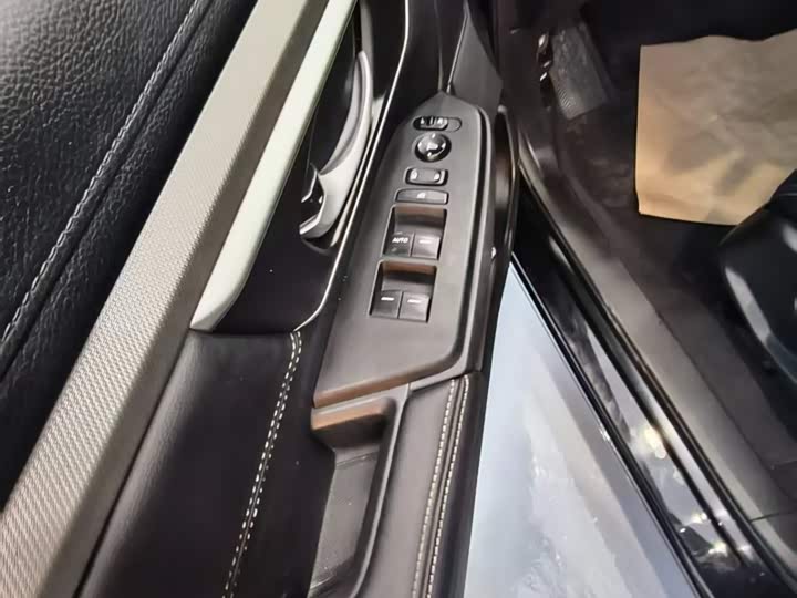 Фото 9 - Honda CR-V