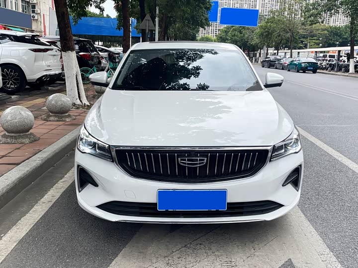 Фото 2 - Geely Emgrand