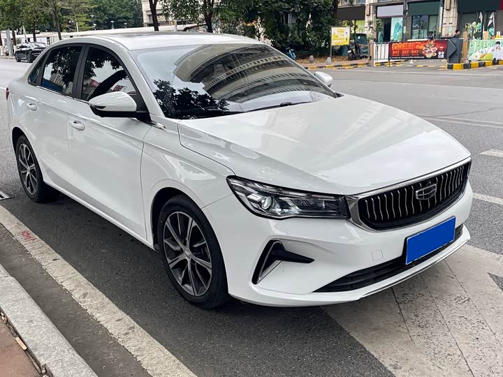 Фото 3 - Geely Emgrand