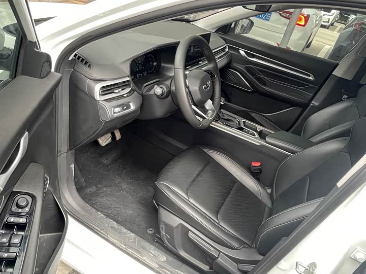 Фото 5 - Geely Emgrand