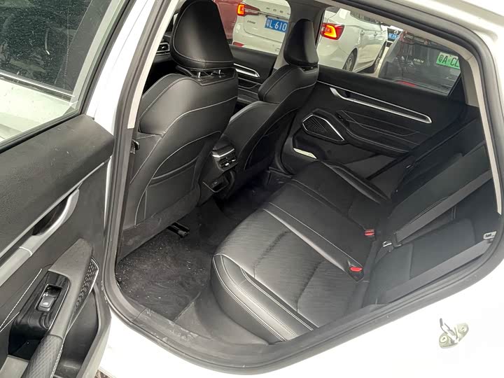 Фото 7 - Geely Emgrand