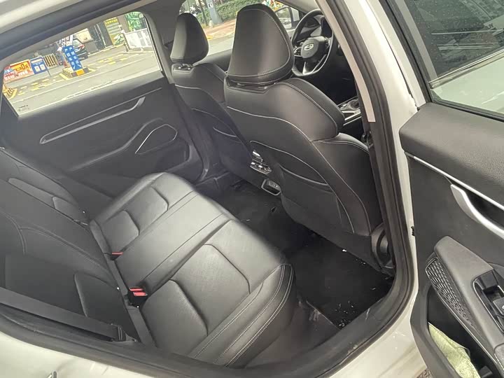 Фото 8 - Geely Emgrand