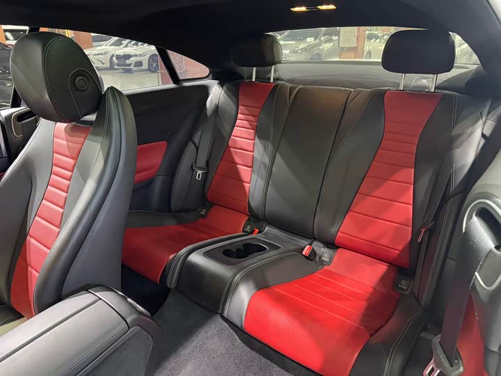 Фото 7 - Mercedes-Benz E-Class