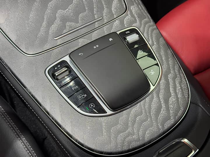 Фото 9 - Mercedes-Benz E-Class