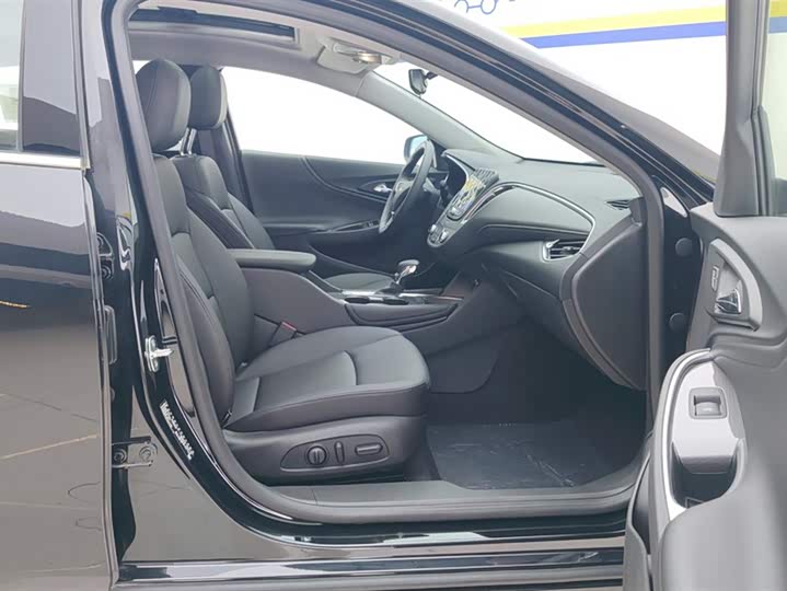 Фото 8 - Chevrolet Malibu XL