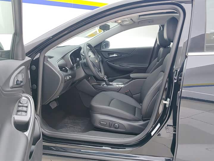 Фото 9 - Chevrolet Malibu XL