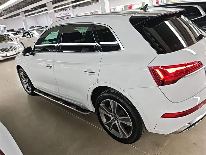 Фото 5 - Audi Q5L