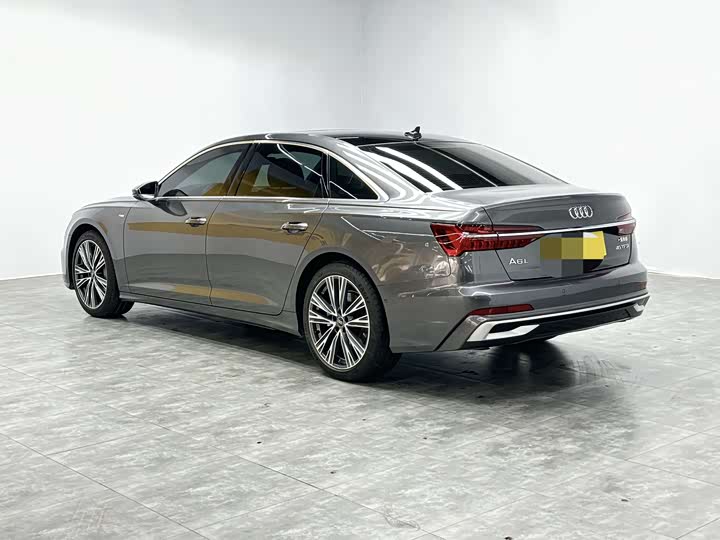 Фото 4 - Audi A6L