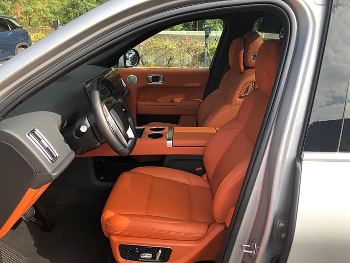 Фото 8 - LiXiang L9