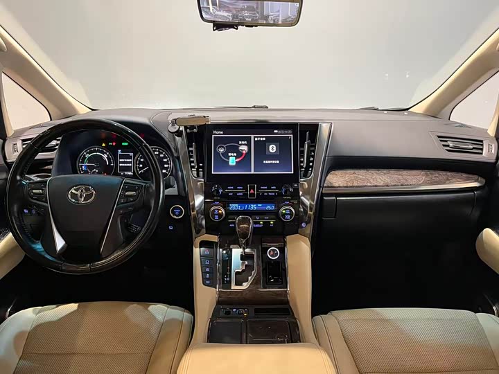 Фото 5 - Toyota Alphard