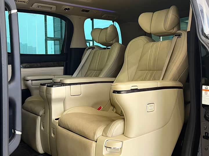 Фото 6 - Toyota Alphard