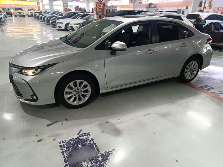 Фото 5 - Toyota Corolla