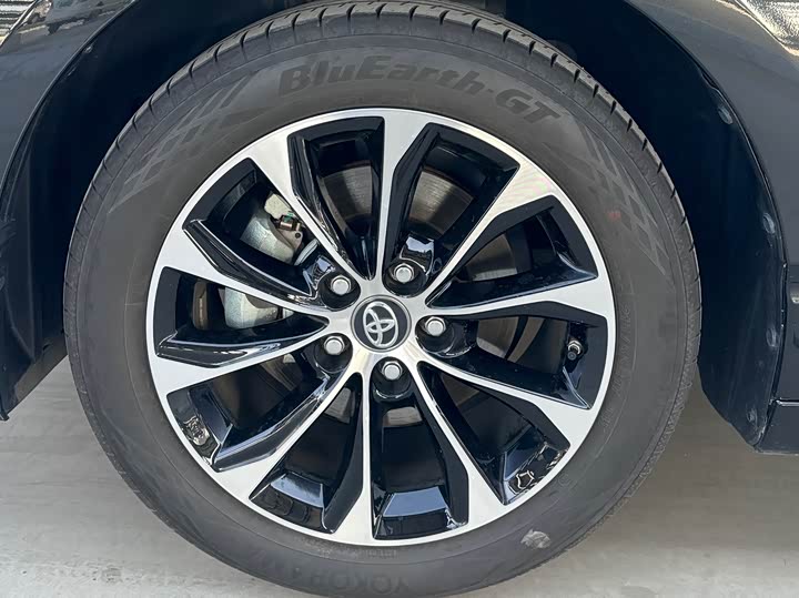 Фото 5 - Toyota Avalon