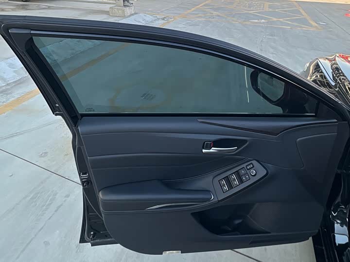 Фото 6 - Toyota Avalon