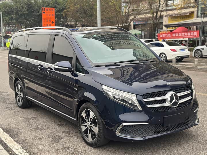 Фото 2 - Mercedes-Benz V-Class