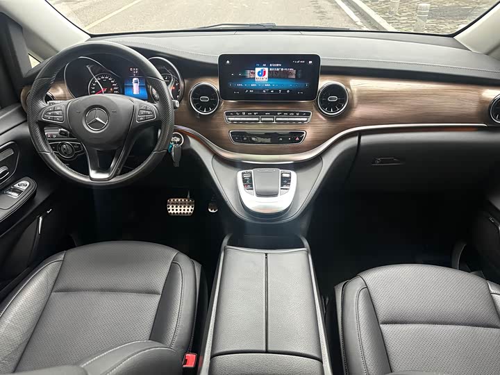 Фото 4 - Mercedes-Benz V-Class