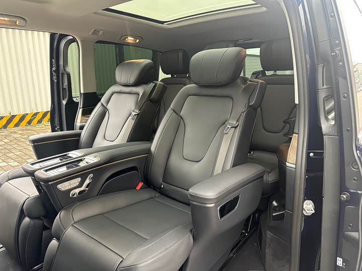 Фото 8 - Mercedes-Benz V-Class