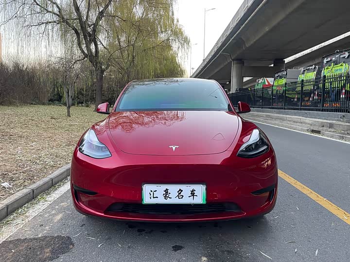 Фото 2 - Tesla Model Y