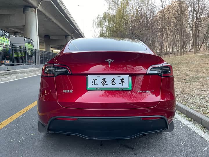 Фото 8 - Tesla Model Y