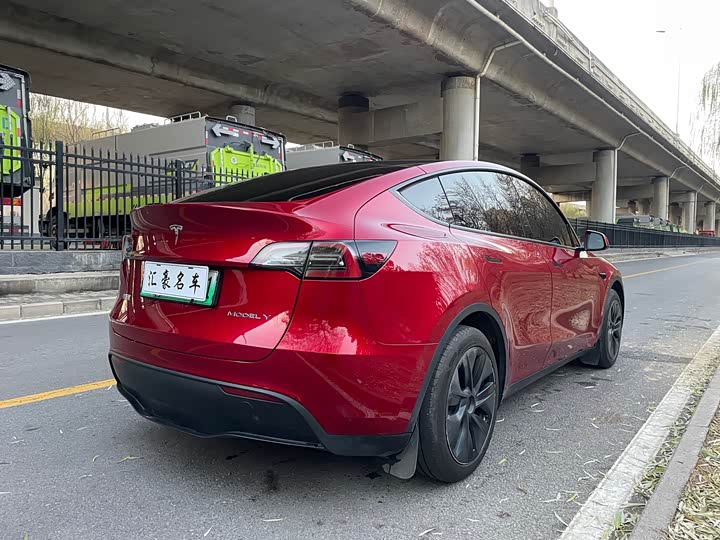 Фото 9 - Tesla Model Y