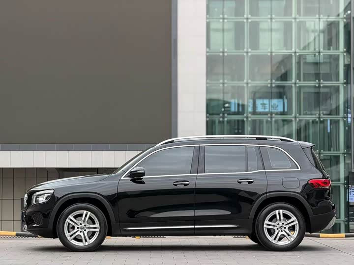 Фото 8 - Mercedes-Benz GLB-Class