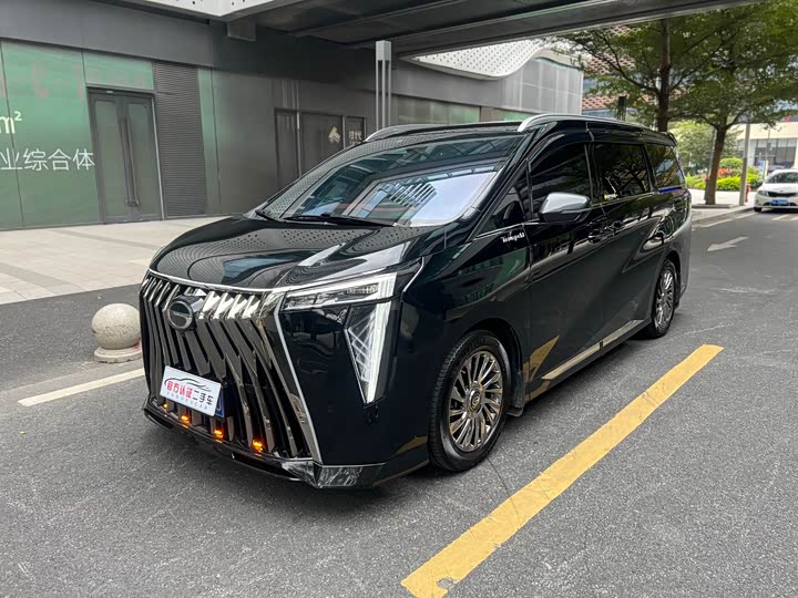 Фото 1 - GAC Trumpchi M8