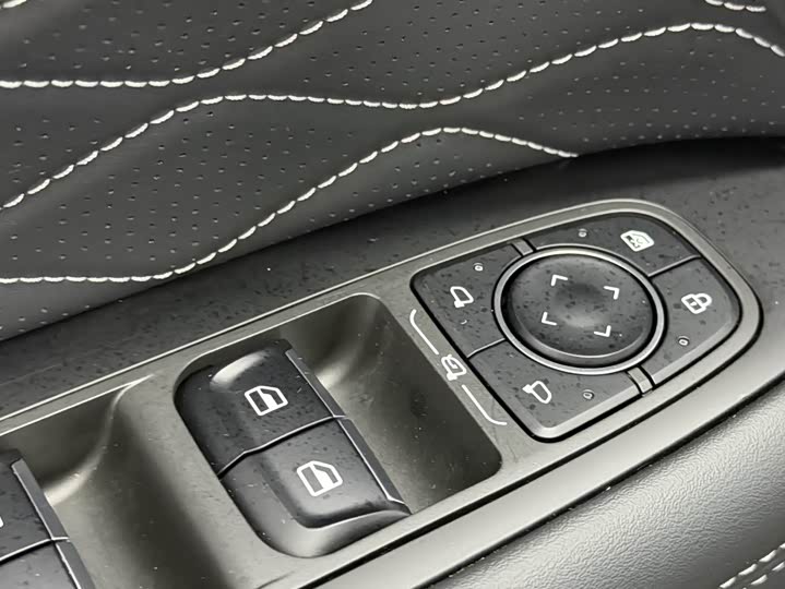 Фото 3 - Tank 300