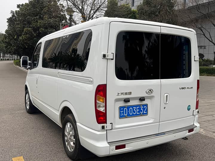 Фото 6 - Maxus V80