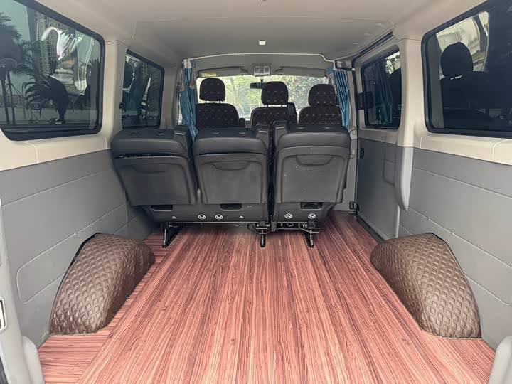 Фото 7 - Maxus V80