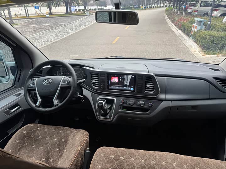 Фото 9 - Maxus V80