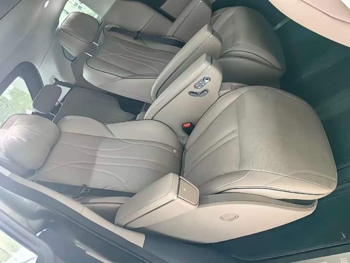 Фото 6 - XPeng X9