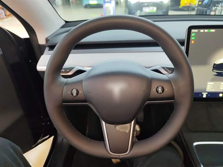 Фото 3 - Tesla Model Y
