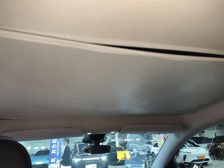 Фото 8 - Tesla Model Y