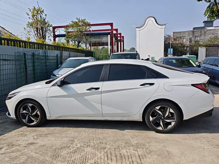 Фото 5 - Hyundai Elantra N line