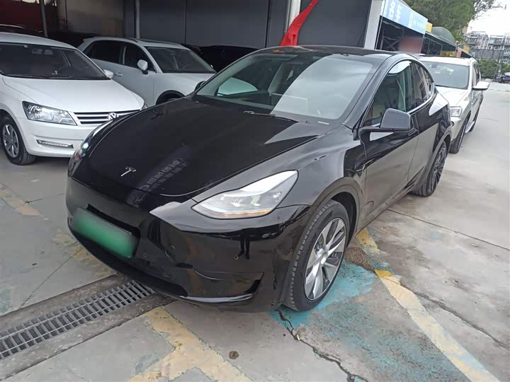 Фото 2 - Tesla Model Y