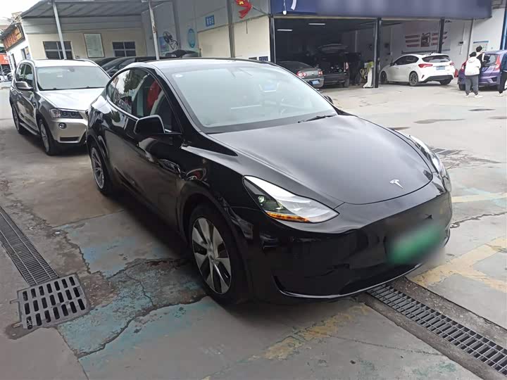 Фото 4 - Tesla Model Y