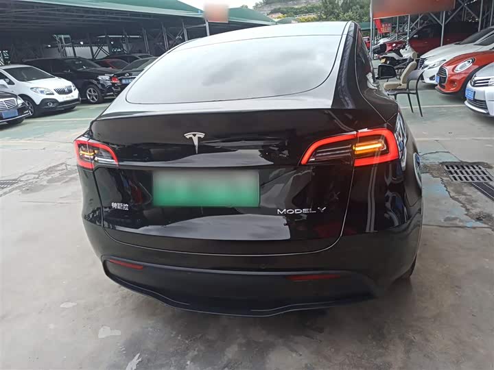 Фото 6 - Tesla Model Y