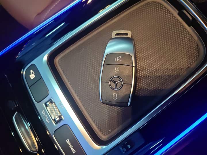 Фото 9 - Mercedes-Benz GLB-Class