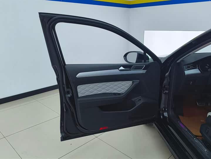 Фото 7 - Volkswagen Magotan