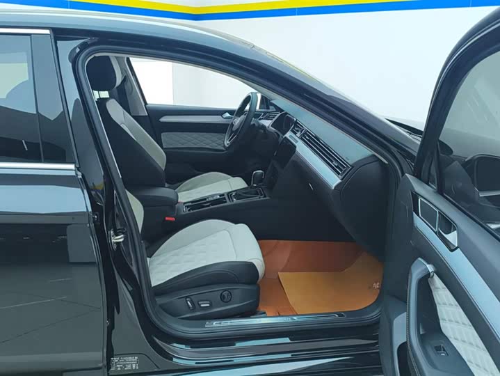 Фото 8 - Volkswagen Magotan